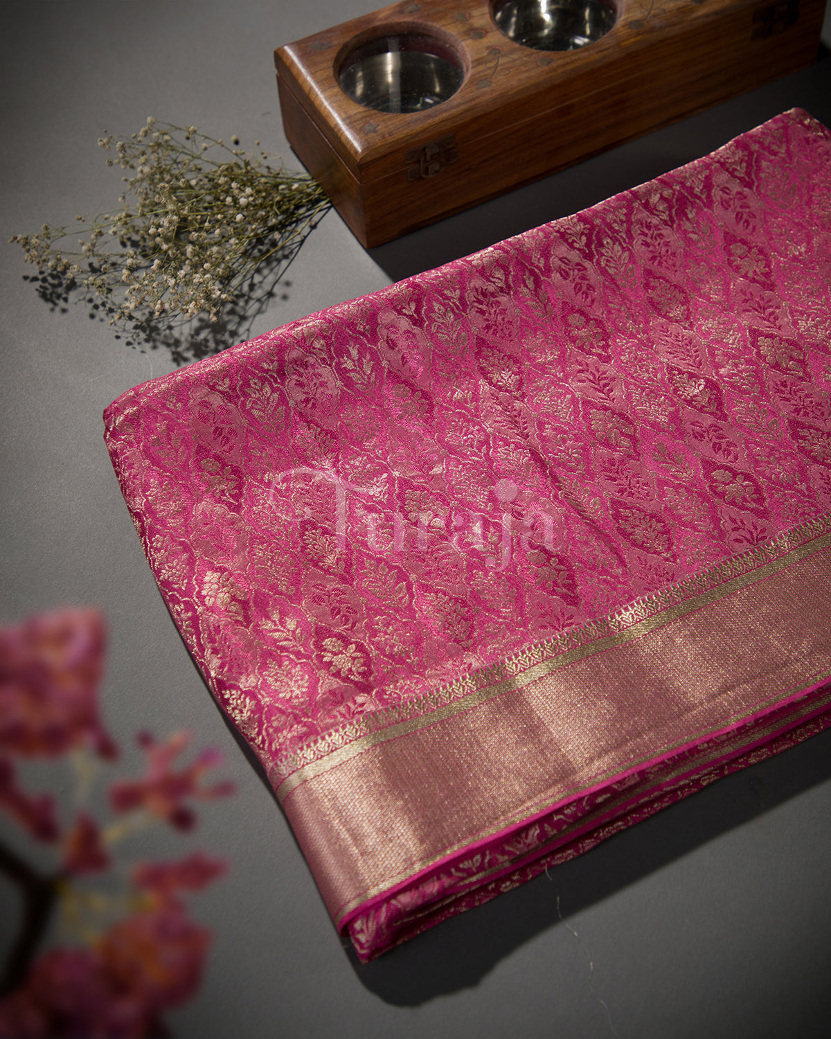 Pati Jaal Brocade: Pink Mysore Crepe Silk Saree-view1