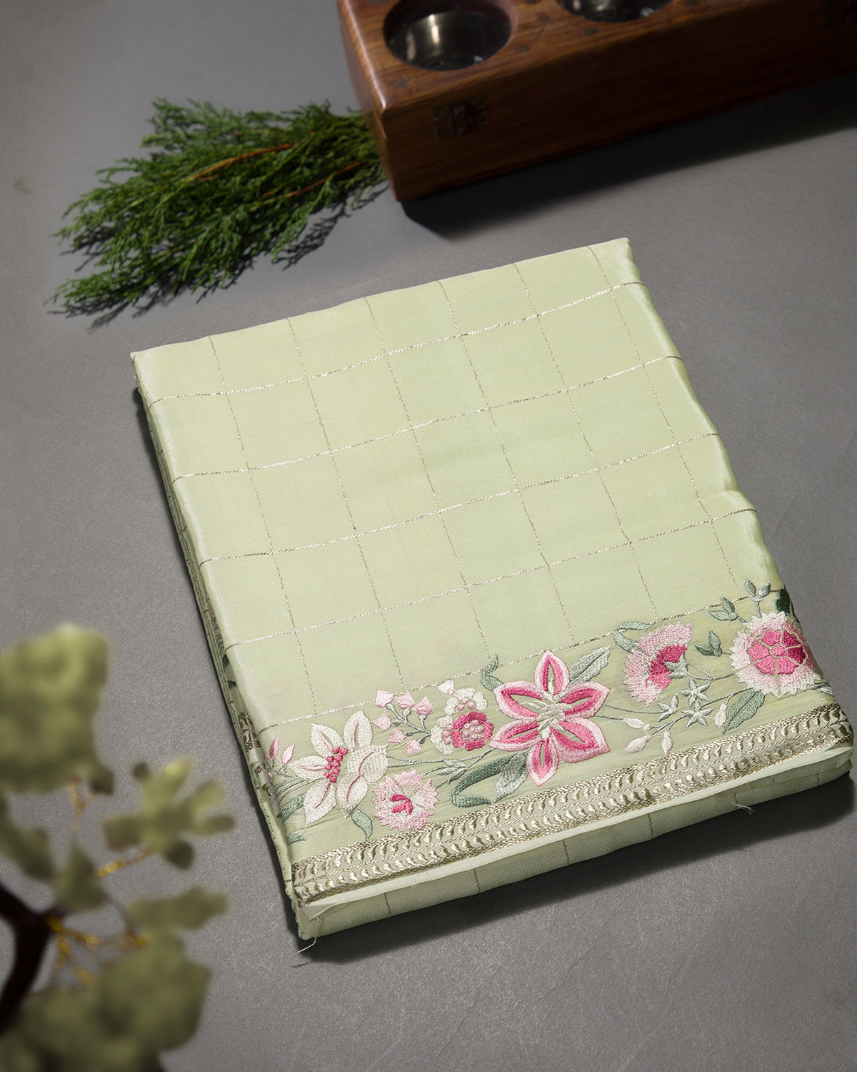 Floral Trace - Offwhite Mysore Crepe Silk Saree