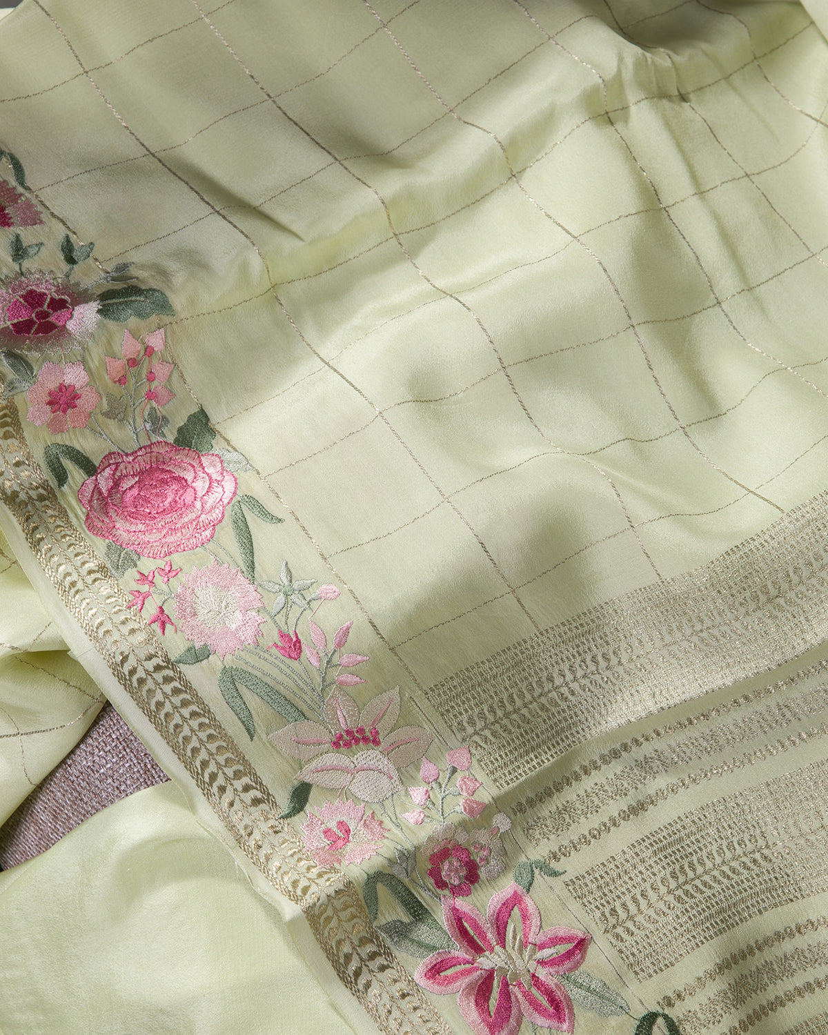 Floral Trace - Offwhite Mysore Crepe Silk Saree