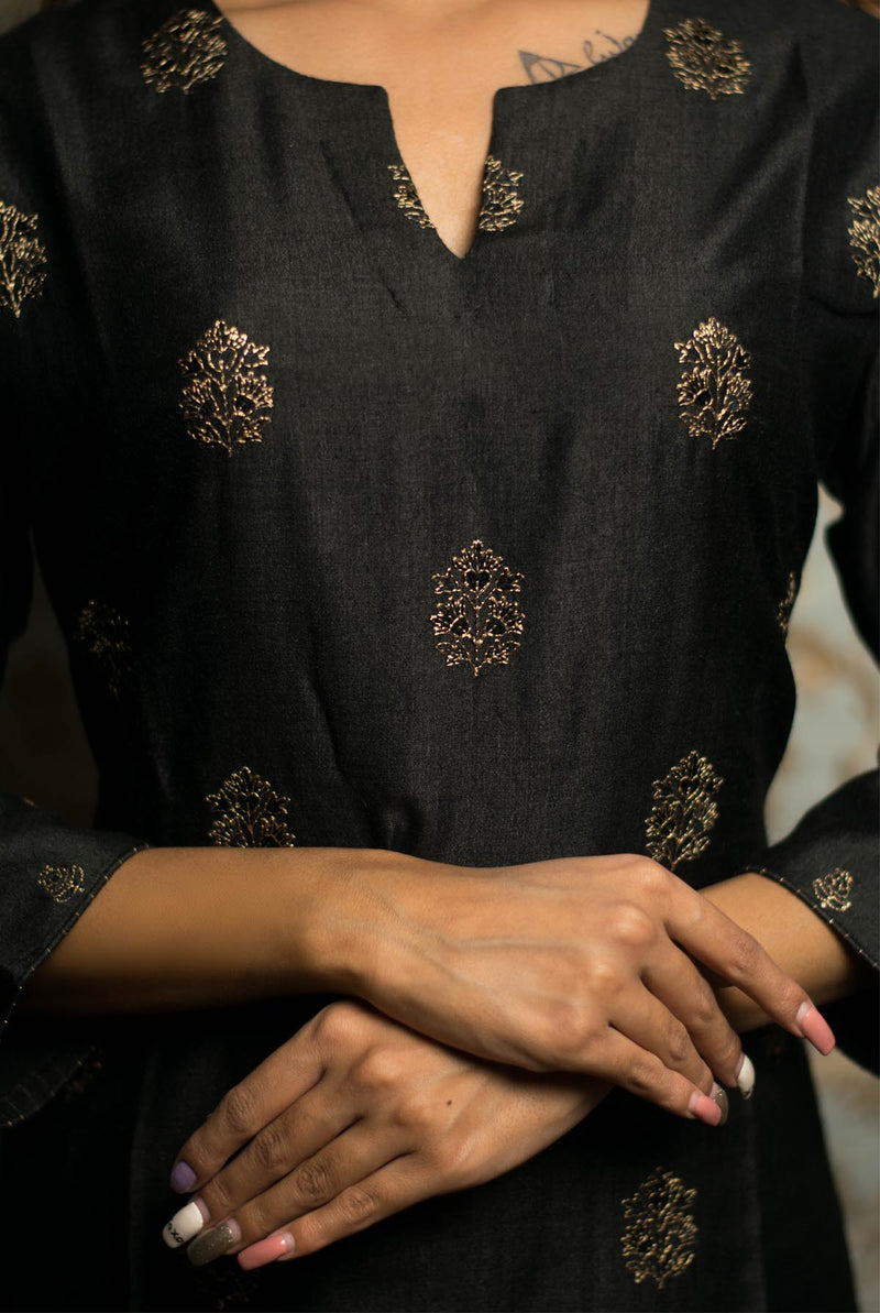 Neck design using tatting and embroidery – Ranjana's Craft Blog