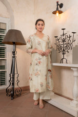 A women wearing vintage green pure chanderi angrakha, ethnic wear for women