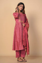 A women wearing gazri pure chanderi kurti, ethnic wear for women