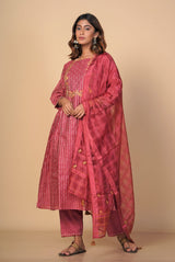 A women wearing gazri pure chanderi kurti, ethnic wear for women