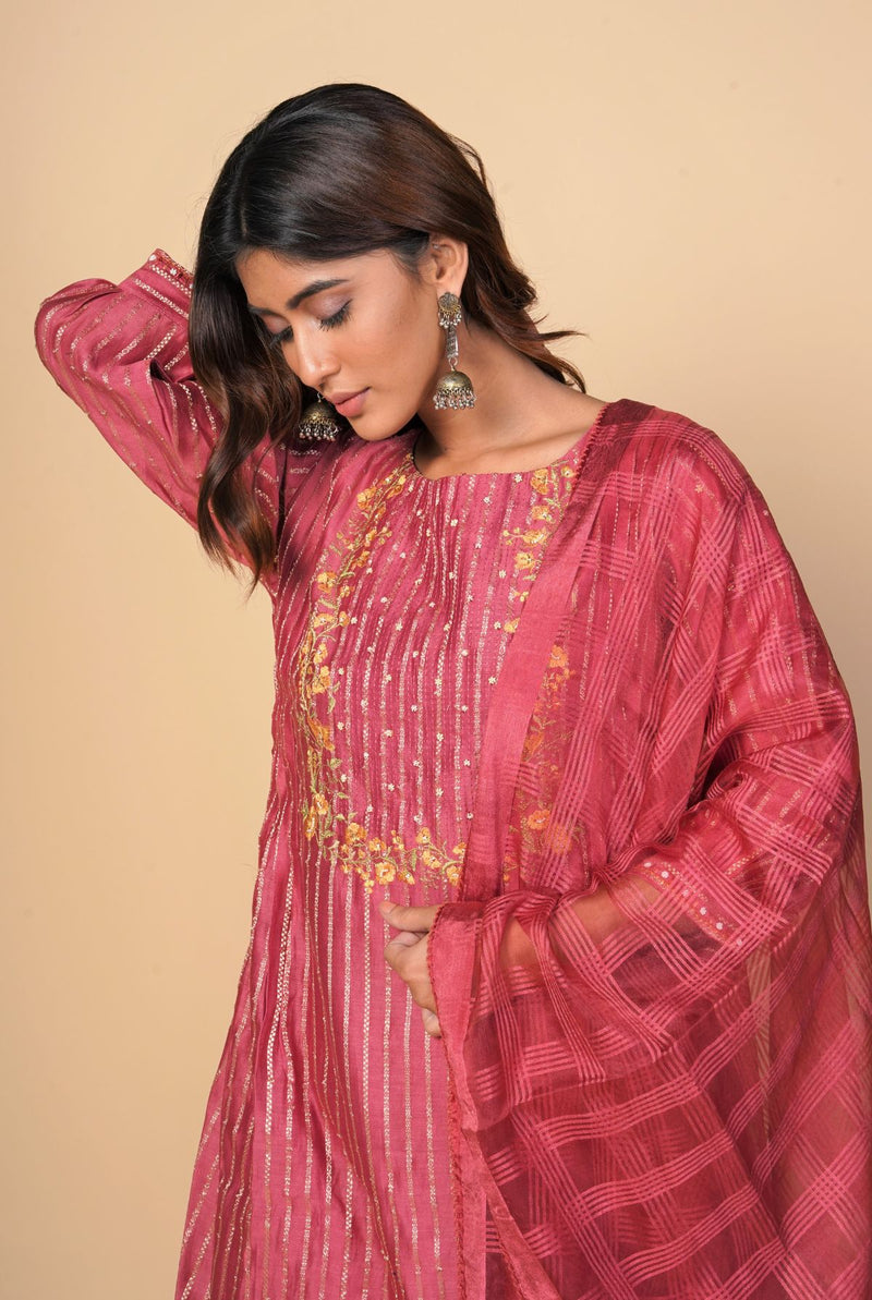 A women wearing gazri pure chanderi kurti, ethnic wear for women