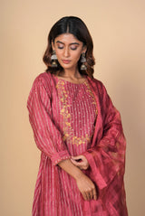 A women wearing gazri pure chanderi kurti, ethnic wear for women