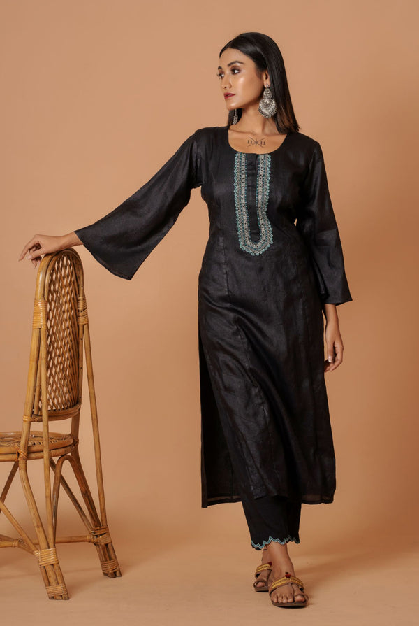 A women wearing black pure tussar kurti set, ethnic wear for women