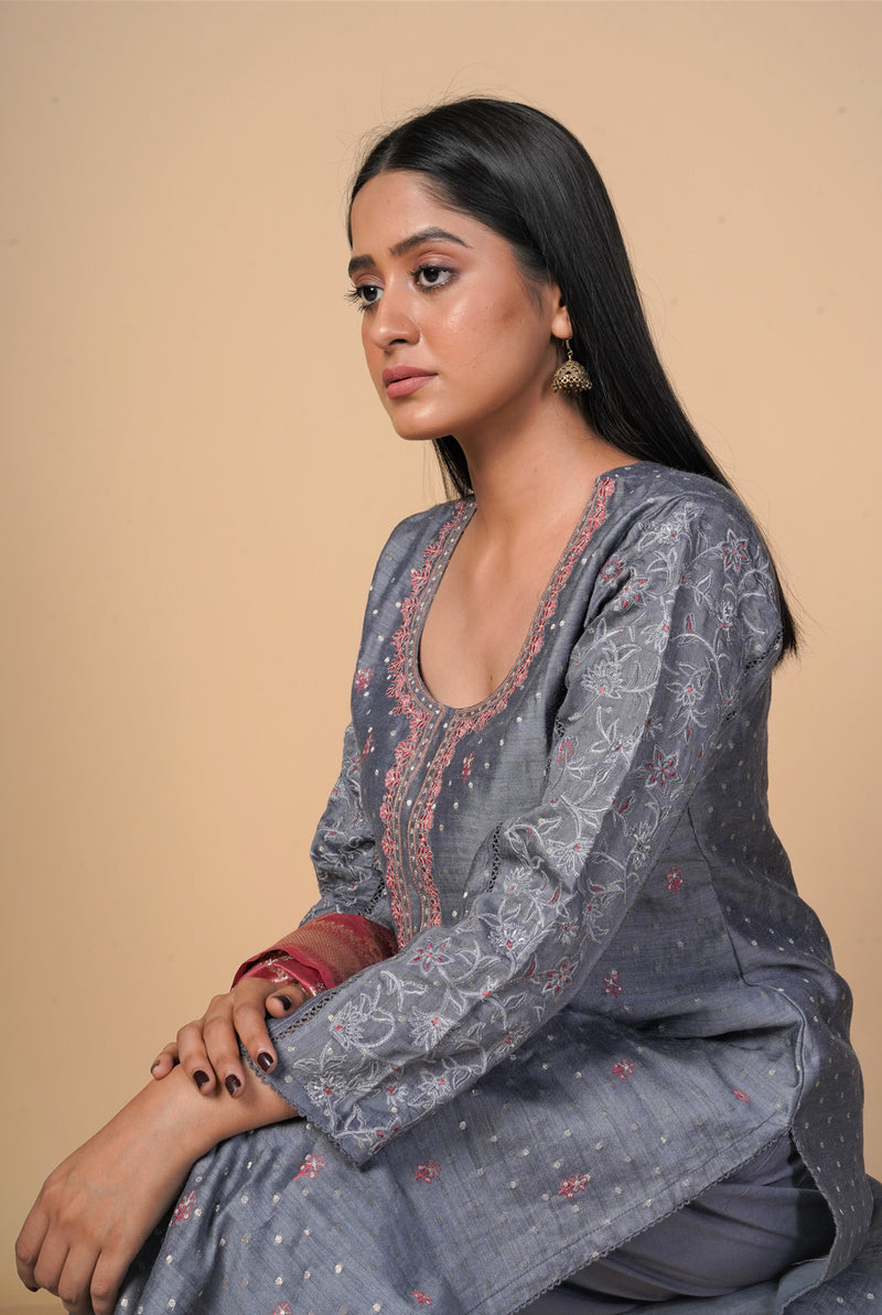 A women wearing grey pure chanderi salwar suit paired with benarasi silk dupatta, ethnic wear for women