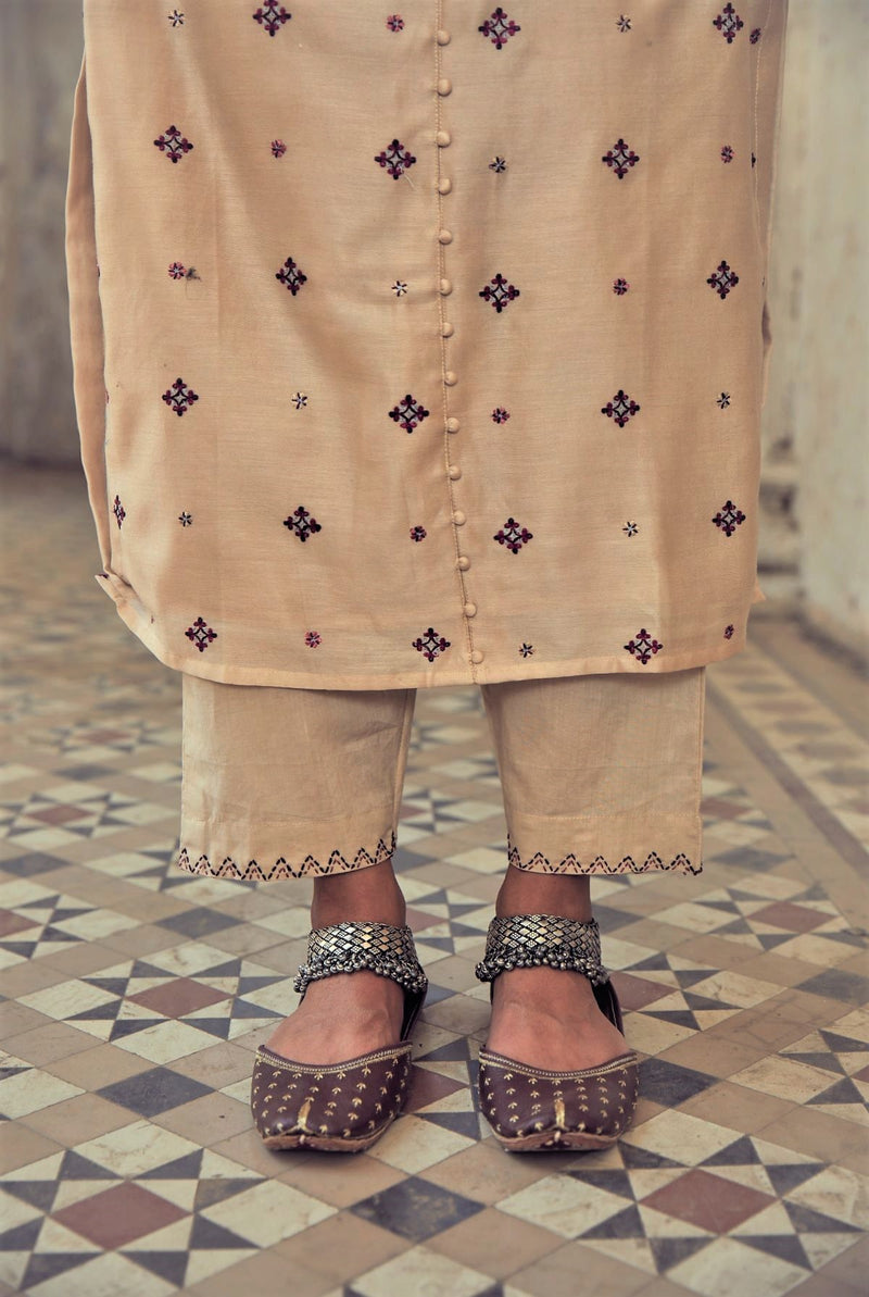 Pure chanderi beige kurta with all over  embroidered buta