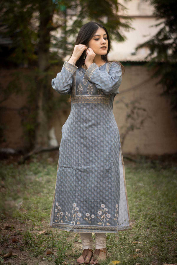 A women wearing grey pure cotton printed kurti, ethnic wear for women