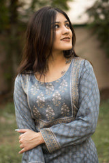 A women wearing grey pure cotton printed kurti, ethnic wear for women