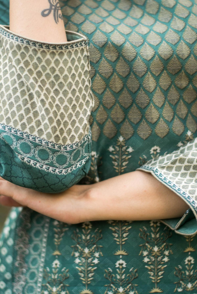 A women wearing bottle green printed cotton kurti, ethnic wear for women