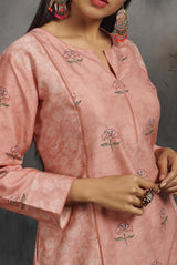 A women wearing peach pink chanderi printed kurti, ethnic wear for women